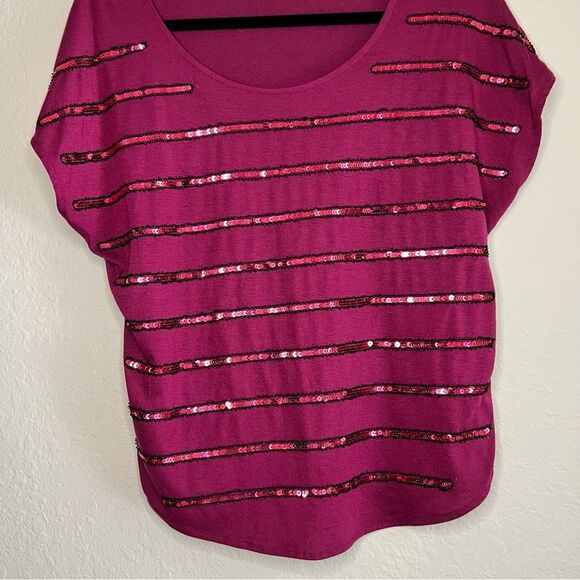 Embellished top. EUC 🌺 burgundy 🌺 medium - Picture 1 of 5